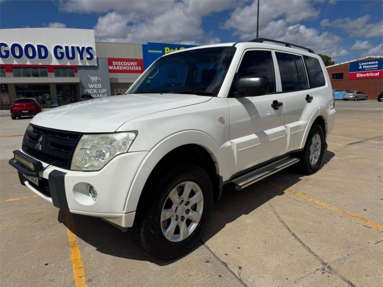 2011 MITSUBISHI PAJERO 4D WAGON GLX LWB (4x4) NT MY11
