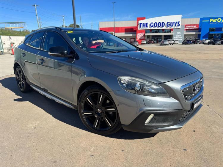 2015 VOLVO V40 5D HATCHBACK T5 CROSS COUNTRY M MY15