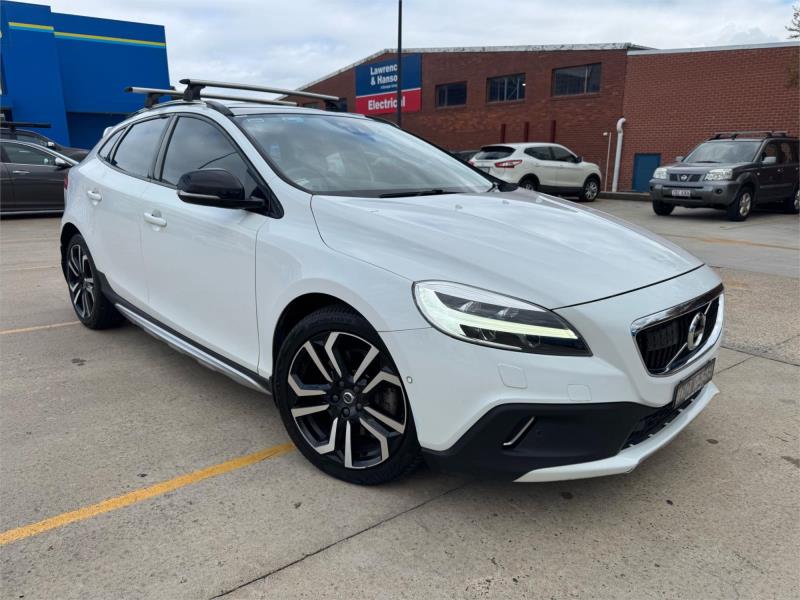 2017 VOLVO V40 4D WAGON T5 CROSS COUNTRY PRO (AWD) M MY18